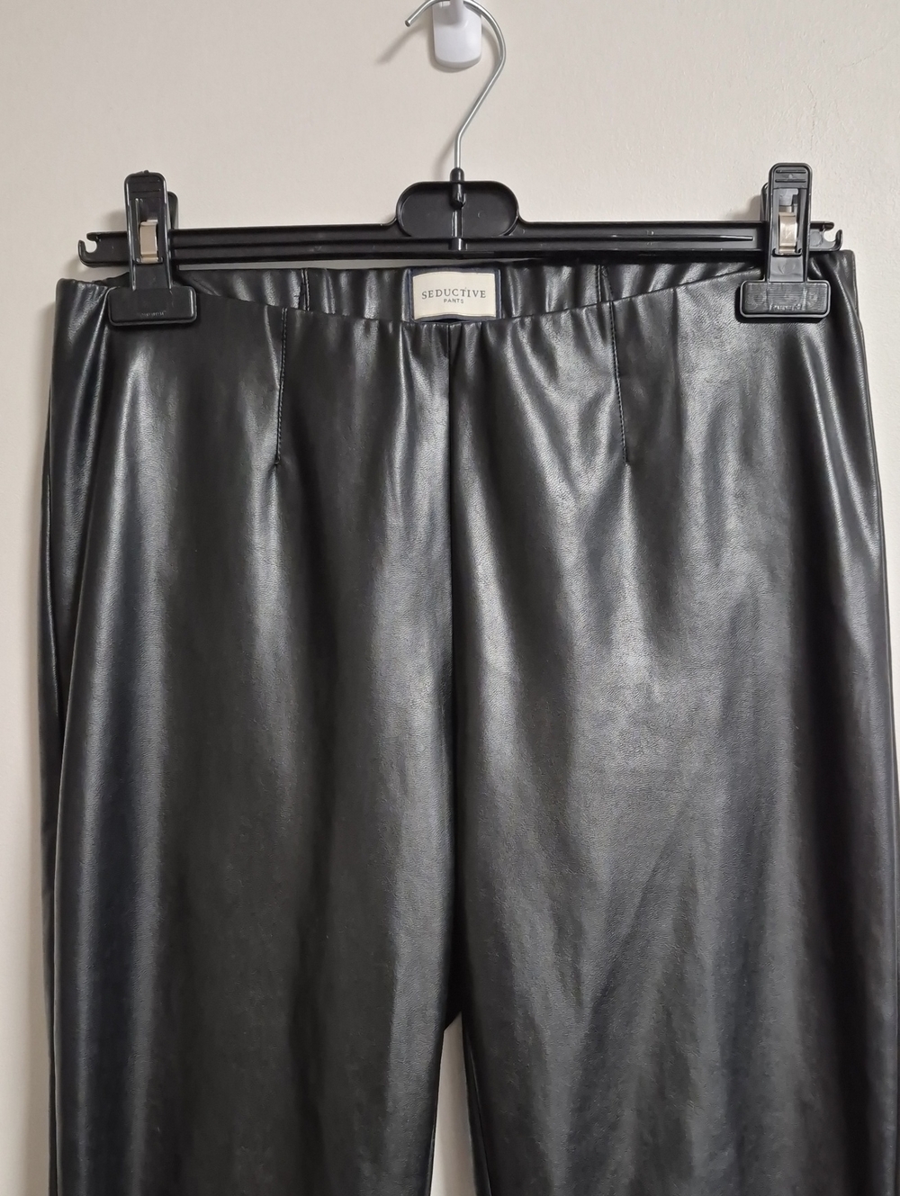 Seductive pants - Picture 7 of 10